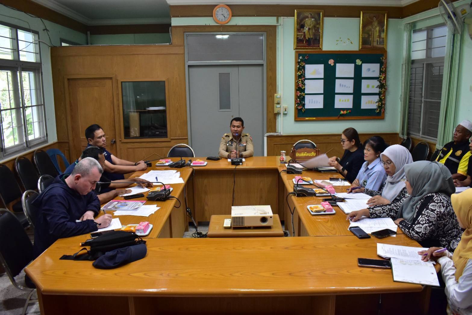 สพอ.บาเจาะ จ.นราธิวาส ร่วมประชุมเตรียมความพร้อมคัดเลือกกำนัน ผู้ใหญ่บ้านดีเด่น ประจำปี 2569